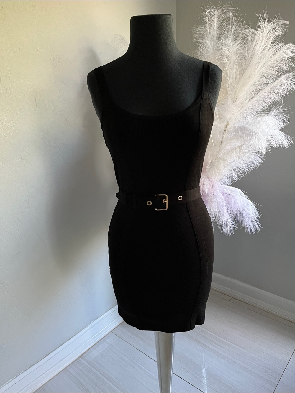 GBG Los Angeles Black Sleeveless Belted Mini Sheath Dress